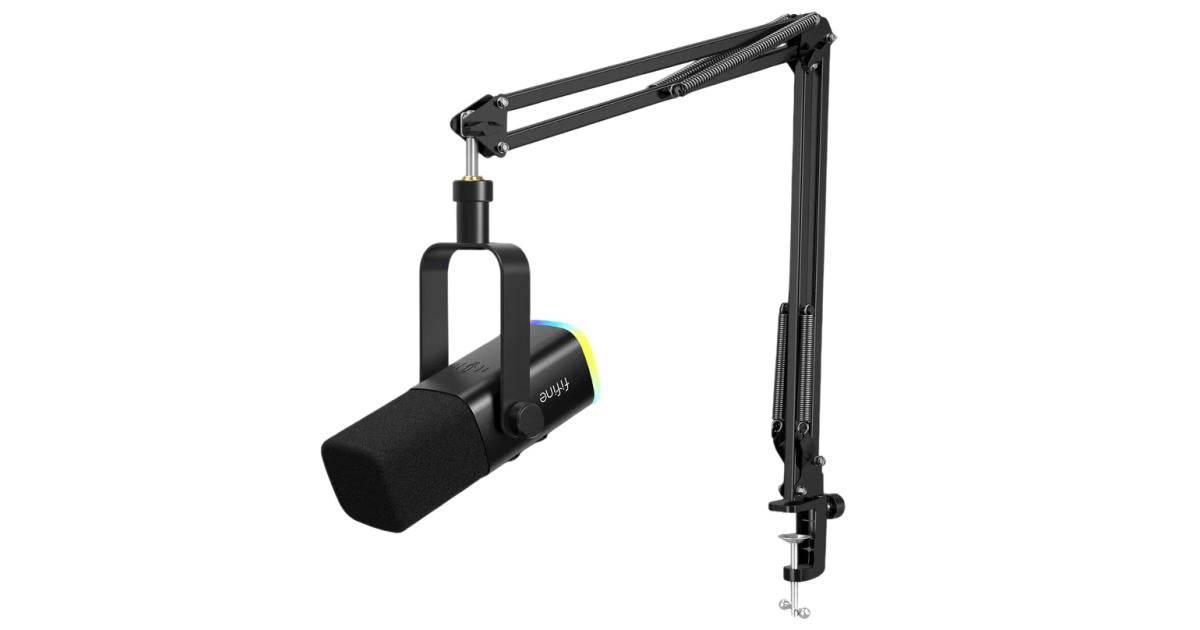 FIFINE AmpliGame AM8T USB/XLR Dynamic Microphone Kit with Boom Arm Stand - Black.