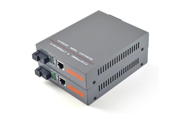 Netlink Htb Gs 03 A 1000 meter Single Mode Fiber Optic Media Converter Device with wired