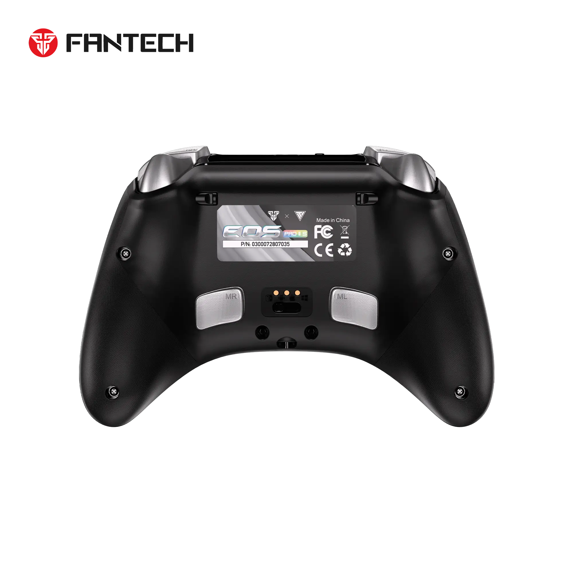 Fantech Eos wireless mechanical gamepad for computer setup