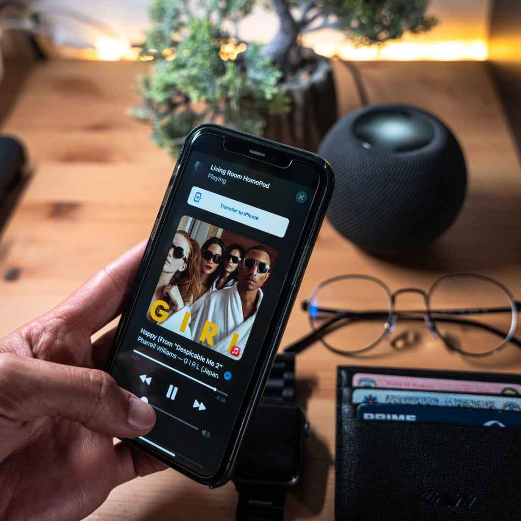 Golden Connector speaker for audio playback