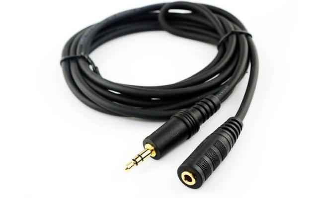 Cable Aux Mail to Fmail 1.5 meter, cables
