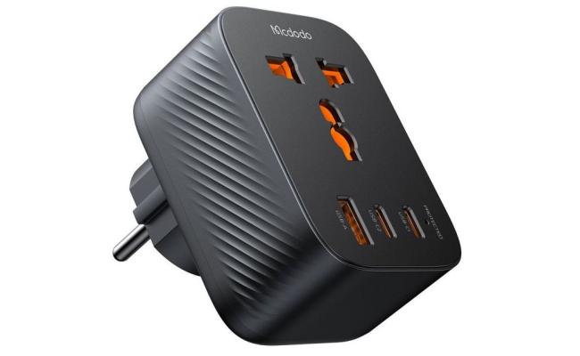 Mcdodo Cp 0750 Universal Travel Adapter One for 4 Outputs (ac + 2 USB - C + USB) 20w Worldwide Use EU Travel Plug with 3 USB Black