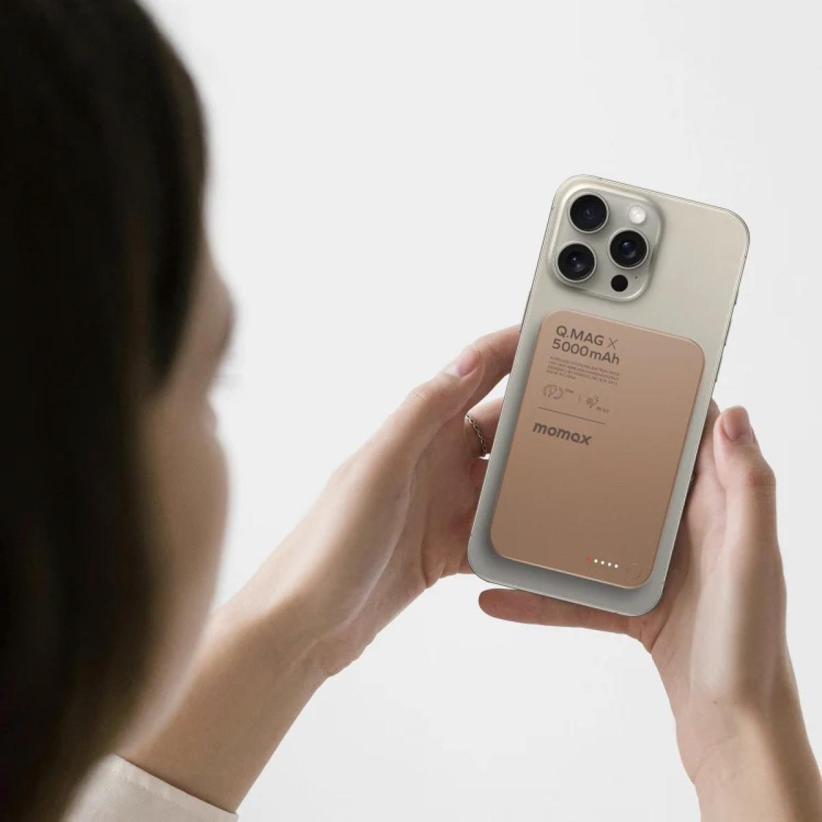 Momax X 5000mah wireless power bank for device charging