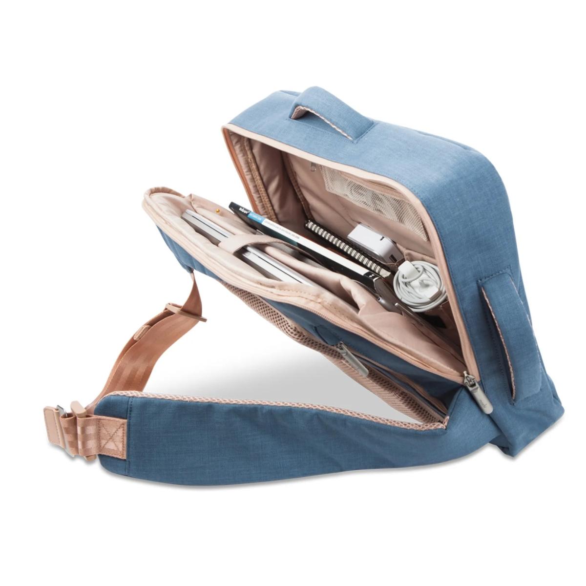 Moshi Venturo laptop for portable computing