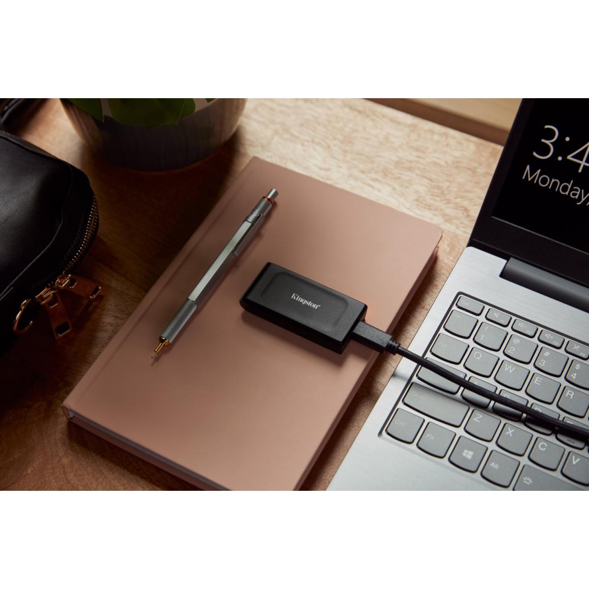 Kingston USB 8K cable for device connectivity